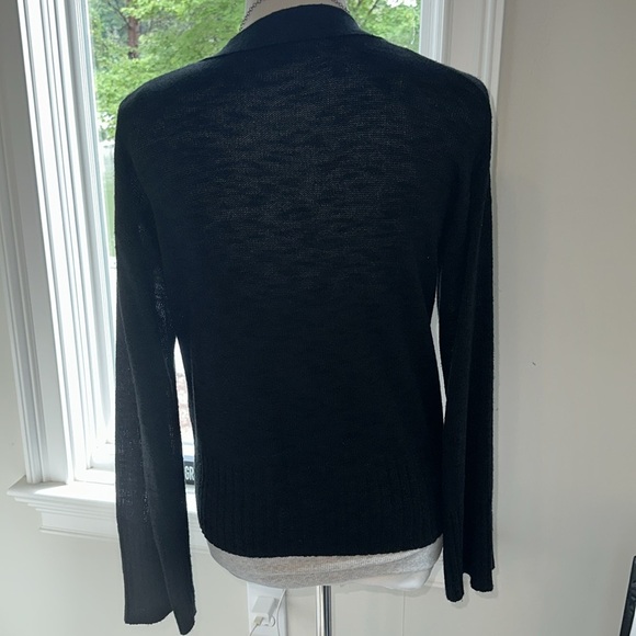 Awesome Classic Black Banana Republic V-neck Cardigan Sweater, Medium, NWOT - Picture 4 of 9